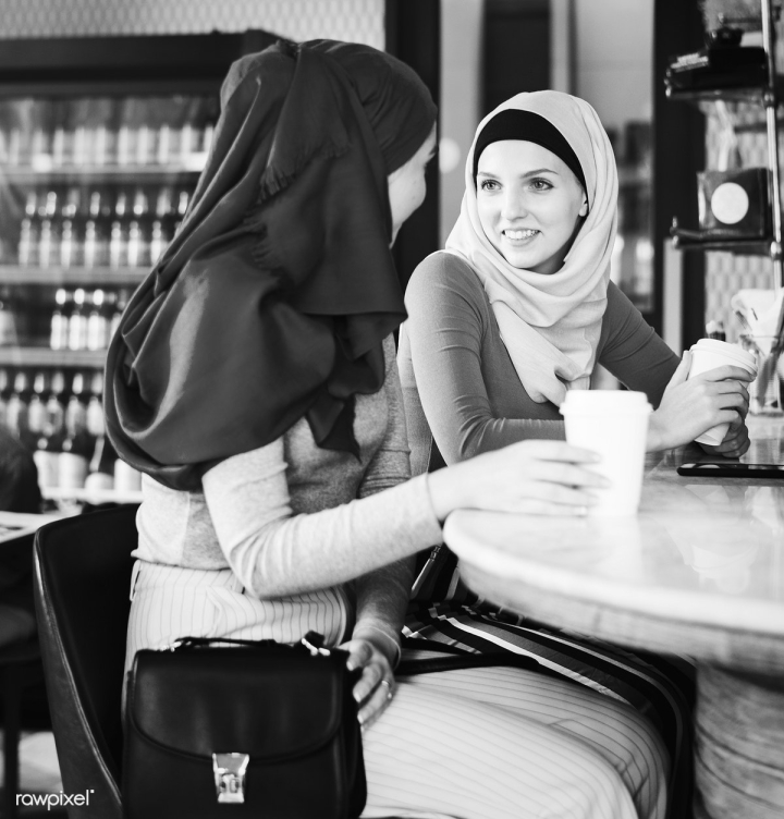 Muslim women relaxing in a coffee shop | Free stock photo - 427272 - Nohat  - Free for designer