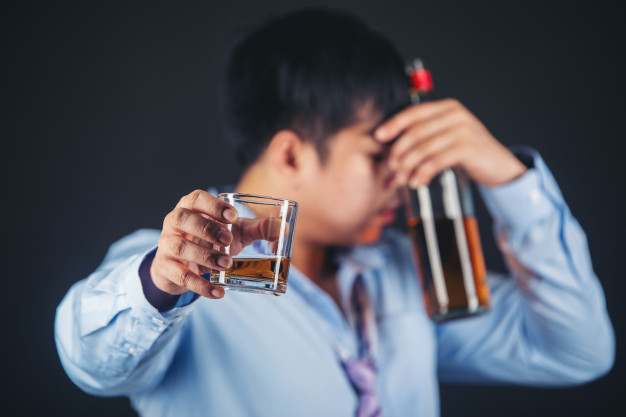 Alcoholic asian man drinking whisky Free Photo - Nohat - Free for designer